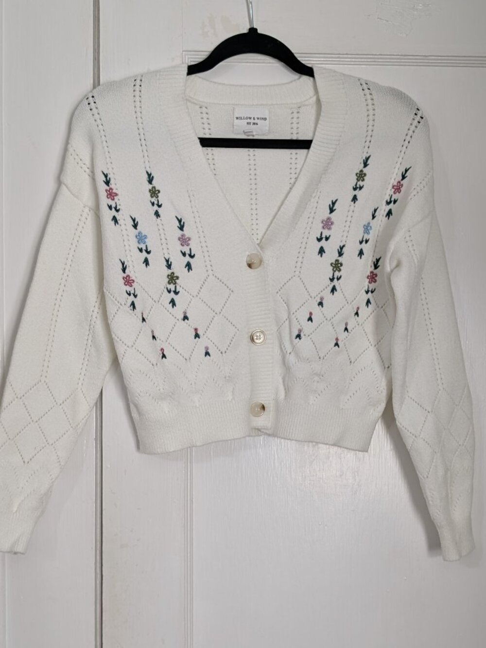 Willow & Wind Cardigan Sweater Women's M White Floral Embroidered Cottagecore